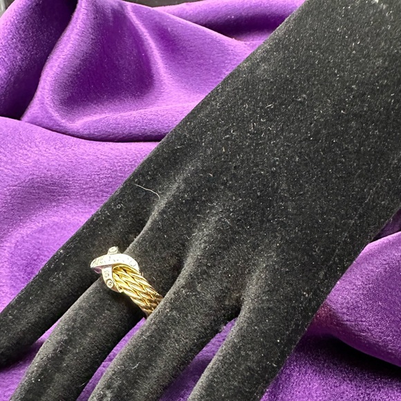 14k Yellow and White gold ring with diamonds. - Picture 2 of 7